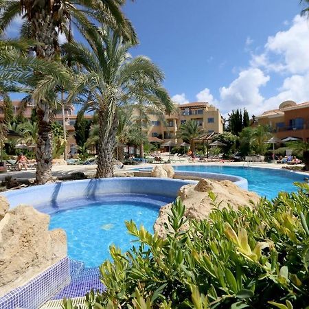 Stylish 1 Bedroom Apartment In Limnaria Gardens Πάφος Δωμάτιο φωτογραφία
