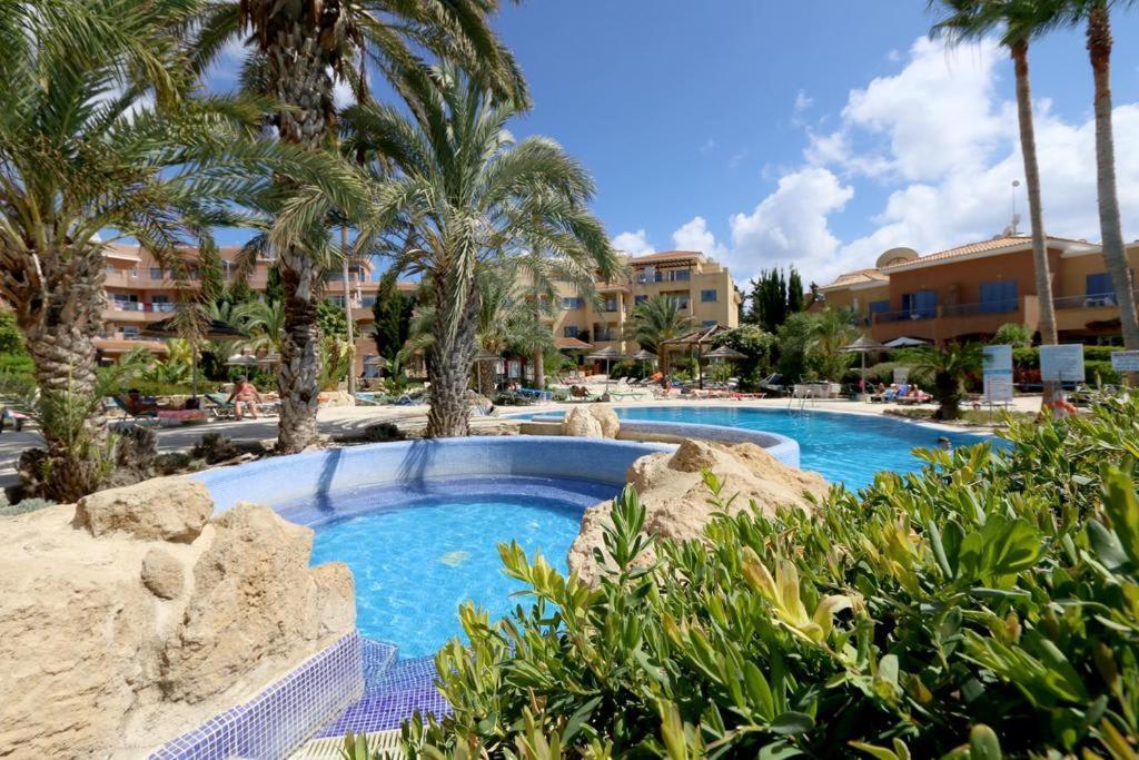 Stylish 1 Bedroom Apartment In Limnaria Gardens Πάφος Δωμάτιο φωτογραφία