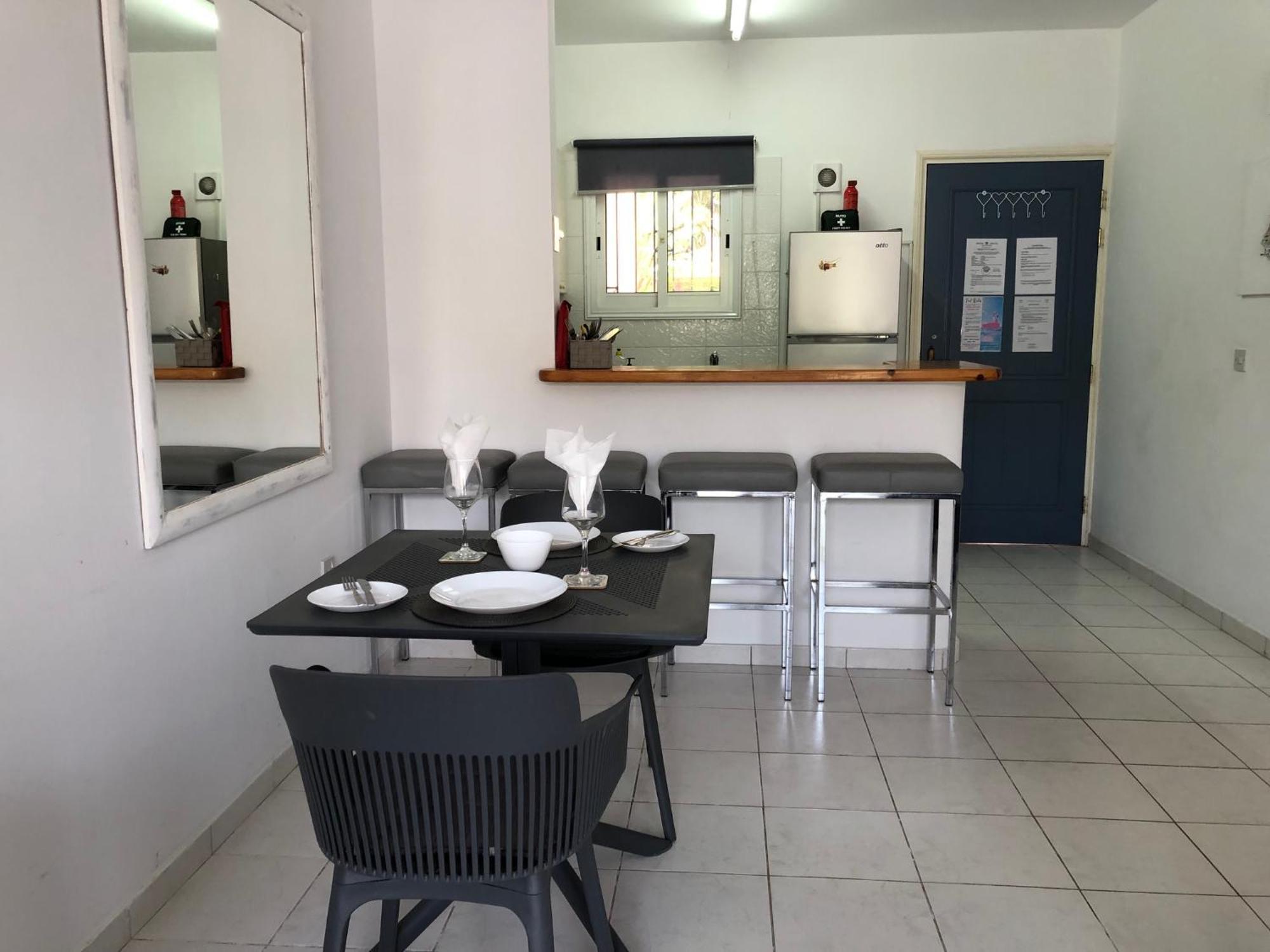 Stylish 1 Bedroom Apartment In Limnaria Gardens Πάφος Εξωτερικό φωτογραφία