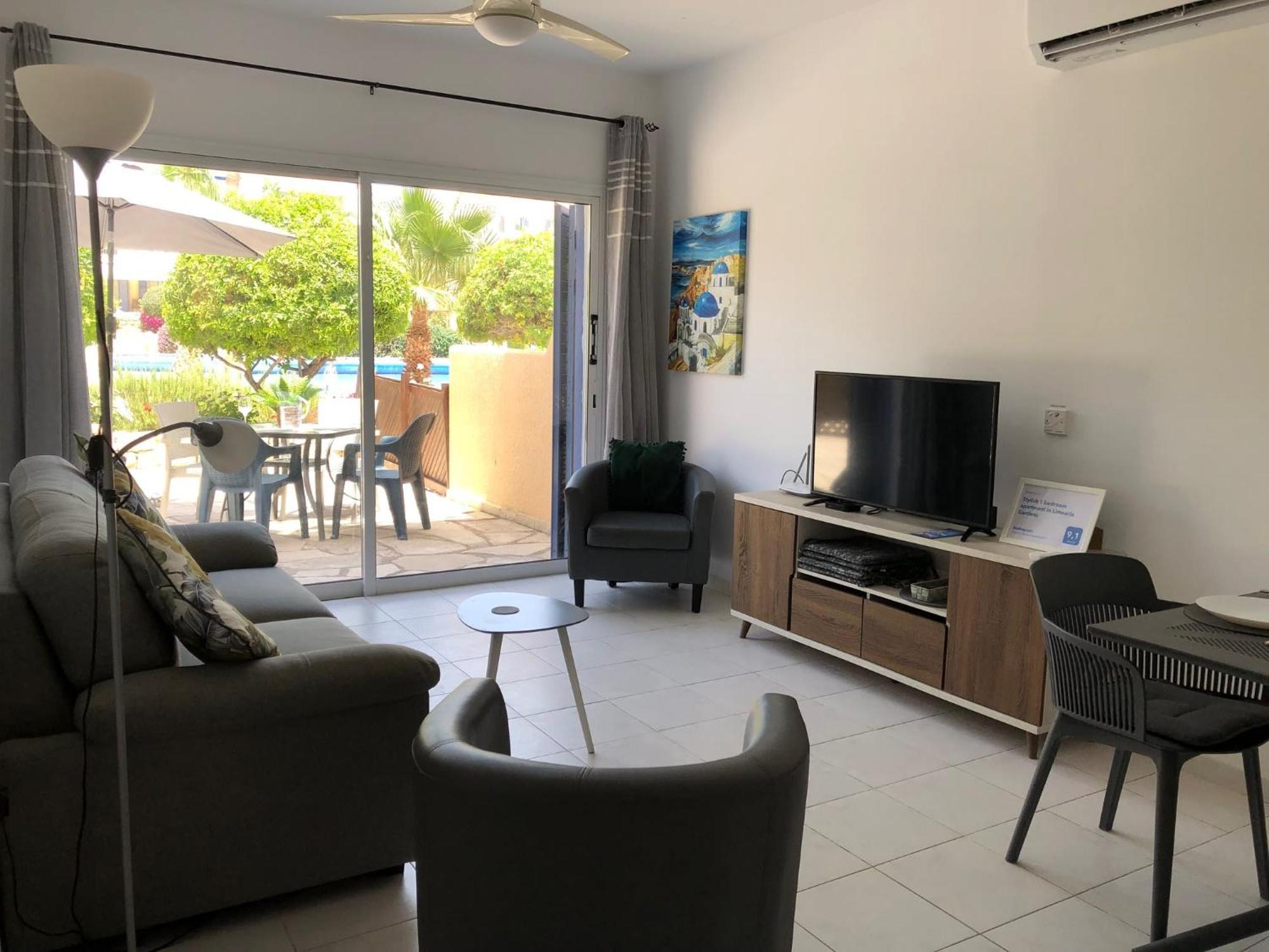 Stylish 1 Bedroom Apartment In Limnaria Gardens Πάφος Εξωτερικό φωτογραφία