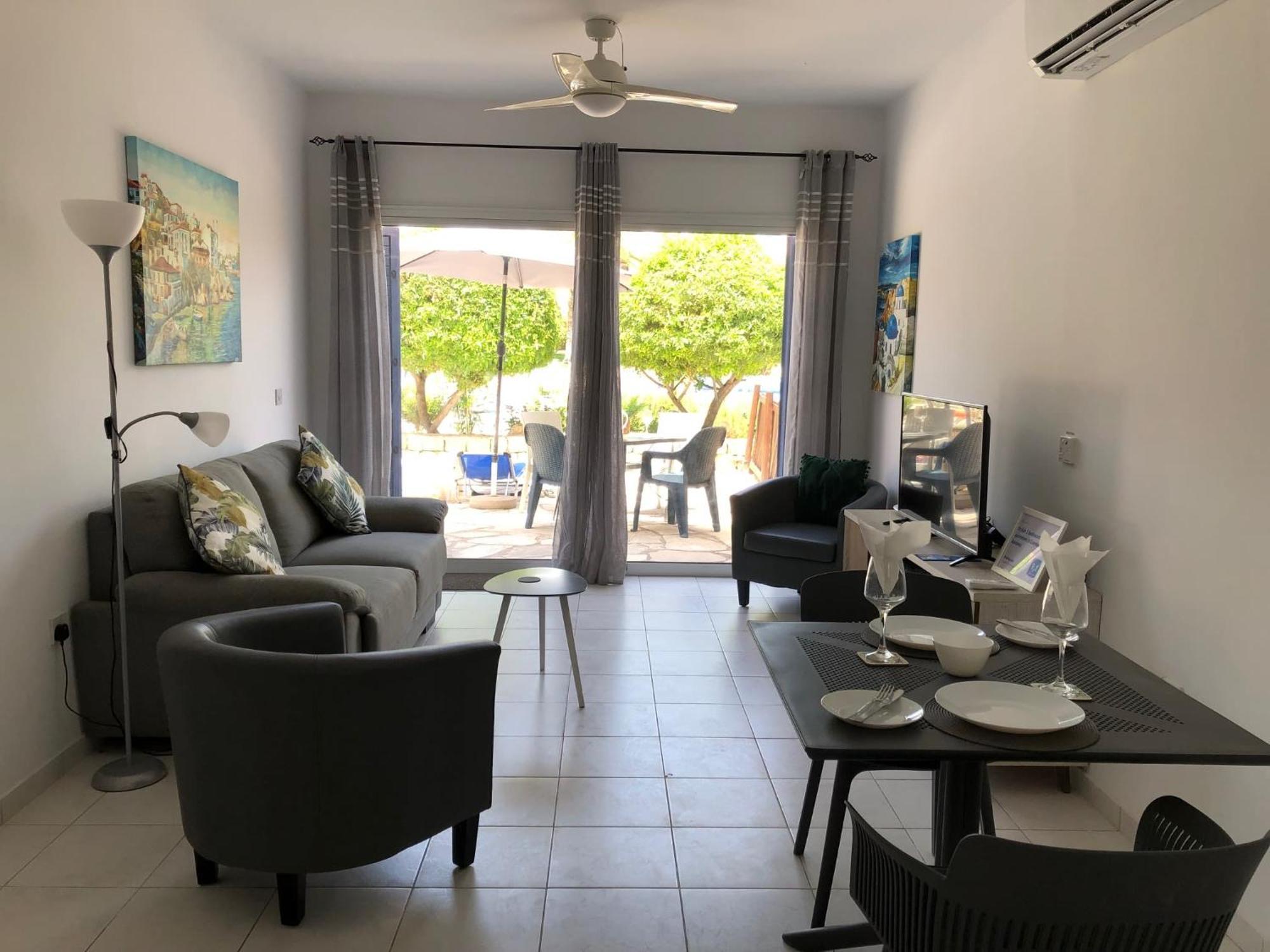 Stylish 1 Bedroom Apartment In Limnaria Gardens Πάφος Εξωτερικό φωτογραφία